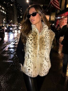 Black Mountain Outdoor Faux Fur Vest XL Leopard Print Zip Front Cozy Winter